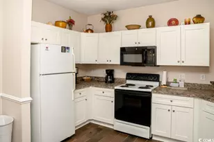 4431 Montrose Ln, Myrtle Beach, SC 29579 - Photo 9