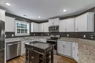 1105 Hickory Dr, Conway, SC 29526 - Photo 7