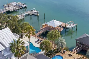 636 N Creekside Dr, Garden City, SC 29576 - Photo 3