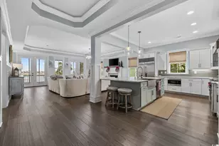 636 N Creekside Dr, Garden City, SC 29576 - Photo 7