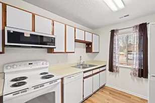 425 Myrtle Greens Dr, Conway, SC 29526 - Photo 9