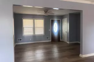 302 W 1st Ave N, Pamplico, SC 29583 - Photo 3