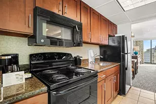 1105 Ocean Blvd S, Myrtle Beach, SC 29577 - Photo 3