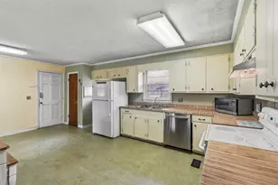 902 Rosewood St, Mullins, SC 29574 - Photo 3