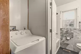 306 W James St, Mullins, SC 29574 - Photo 9