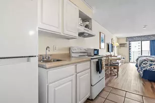 1207 S Ocean Blvd, Myrtle Beach, SC 29577 - Photo 9