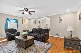 2402 S Hallmark Dr, Florence, SC 29505 - Photo 13