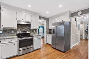 2402 S Hallmark Dr, Florence, SC 29505 - Photo 17