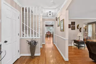 2402 S Hallmark Dr, Florence, SC 29505 - Photo 9