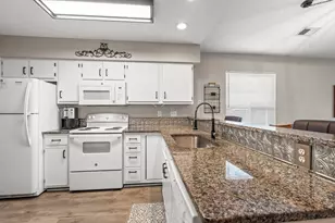 560 White River Dr, Myrtle Beach, SC 29579 - Photo 5