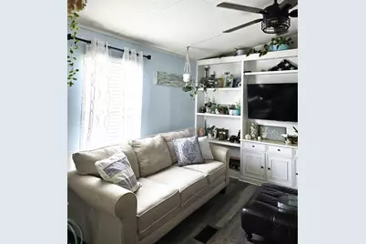 322 Yucca Circle, Garden City, SC 29576 - Photo 9