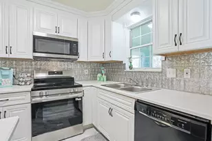 145 Woodlake Dr, Garden City, SC 29576 - Photo 9