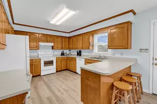 122 Seabreeze Dr, Murrells Inlet, SC 29576 - Photo 5