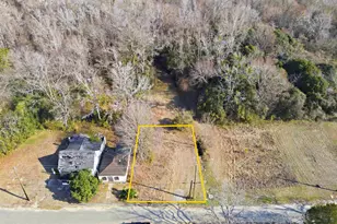 128 Lake St, Lake City, SC 29560 - Photo 1