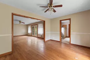 10201 Lake Swamp Rd, Nichols, SC 29581 - Photo 11