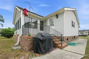 2892 Palm Rd, Garden City, SC 29576 - Photo 17