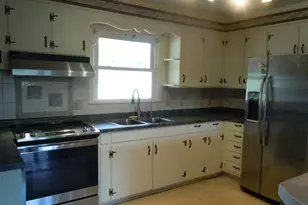 209 Complex St, Tabor City, NC 28463 - Photo 3