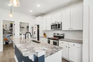 1018 Dublin Dr, Conway, SC 29526 - Photo 5