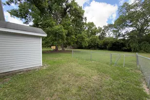 521 Bond St, Georgetown, SC 29440 - Photo 3