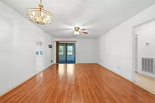 129 Hickory Dr, Conway, SC 29526 - Photo 3