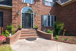 2808 Hermitage Ln, Florence, SC 29501 - Photo 3