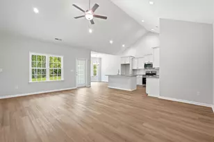 905 Woodside Dr, Conway, SC 29526 - Photo 5