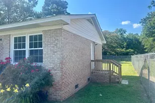213 E Pickens St, Marion, SC 29571 - Photo 3