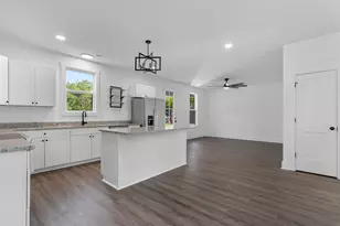 210 N Morgan Ave, Andrews, SC 29510 - Photo 9