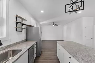 210 N Morgan Ave, Andrews, SC 29510 - Photo 13