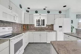 4612 Hedrick St, North Myrtle Beach, SC 29582 - Photo 9