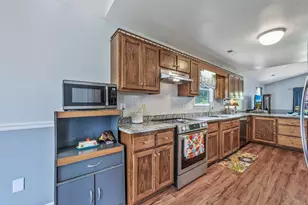 1001 Chateau Dr, Conway, SC 29526 - Photo 5