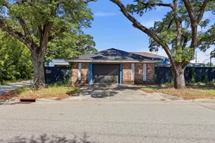 219 Dozier St, Georgetown, SC 29440 - Photo 1