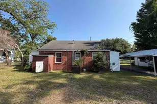 224 E Brooks St, Kingstree, SC 29556 - Photo 9