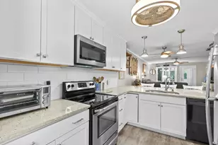 812 Villas Ct, Garden City Beach, SC 29576 - Photo 17