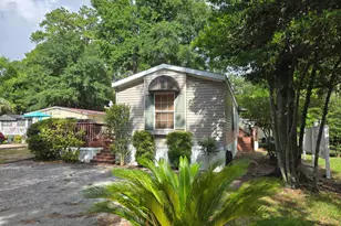 466 W Banks Dr, Garden City Beach, SC 29576 - Photo 3