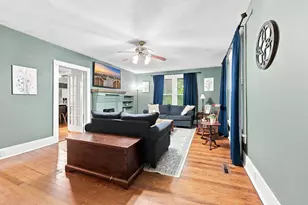 222 E Wine St, Mullins, SC 29574 - Photo 5