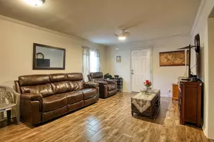 215 W James St, Mullins, SC 29574 - Photo 3