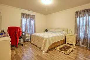 215 W James St, Mullins, SC 29574 - Photo 7