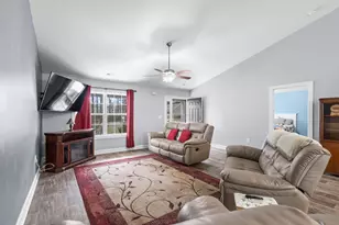 905 Futrell St, Loris, SC 29569 - Photo 9