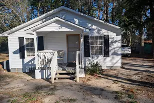 405 Stewart St, Dillon, SC 29536 - Photo 1
