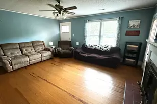 222 E Hampton St, Olanta, SC 29114 - Photo 5