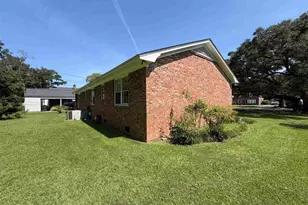 1003 Lakeside Dr, Conway, SC 29526 - Photo 9