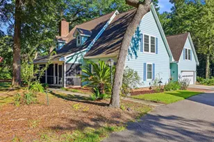 587 Hawthorn Dr, Pawleys Island, SC 29585 - Photo 3