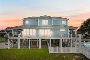 108 Strawflower Dr, Holden Beach, NC 28462 - Photo 3