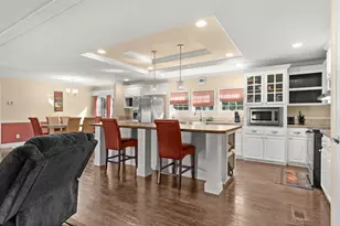 1040 Colonial Ln, Conway, SC 29526 - Photo 11