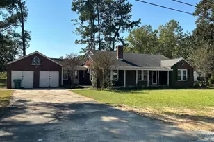 616 E Hampton St, Olanta, SC 29114 - Photo 1