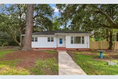 329 West Marion St., Mullins, SC 29574 - Photo 1