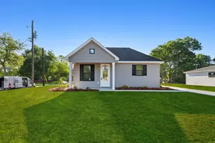 212 N Morgan Ave, Andrews, SC 29510 - Photo 1