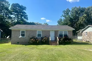 213 E Pickens St, Marion, SC 29571 - Photo 1