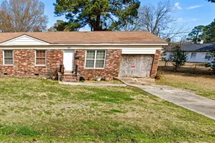 206 Huggins St, Marion, SC 29571 - Photo 1